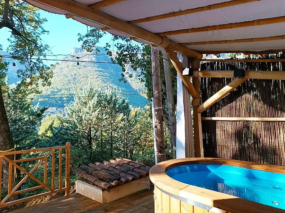 Hotel La Tiny Du Midi à Tourrettes-sur-Loup 0*,